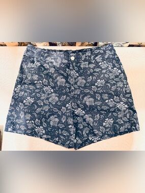 JACHS Girlfriend Navy Blue Floral Print Women's Shorts